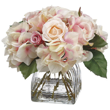 Arreglo Pequeño De Hortencias Y Rosas Rosas - 20Cms
